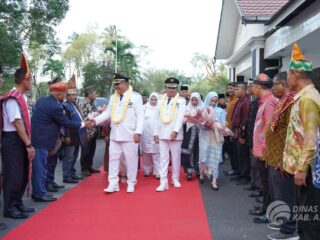 Kedatangan Bupati dan Wakil Bupati Asahan di Sambut Iringan Marhaban di Rumah Dinas