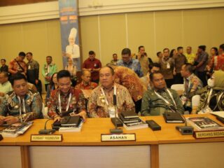 Bupati Asahan Ikuti RUPS Bank Sumut