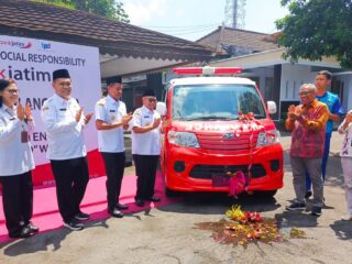 Pemkab Blitar Terima CSR Satu Unit Mobil Ambulan untuk RSUD Ngudi Waluyo