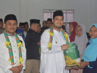 Bupati Buton Alvin Akawijaya Putra Safari Ramadan di Desa Waole