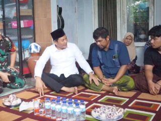 Bupati Sidoarjo Takziah ke Rumah Duka Korban Hanyut di Pantai Balekambang