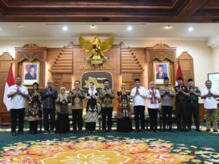 Bupati dan Wakil Bupati Sidoarjo Ikuti Halal bi Halal Dengan Gubernur dan Wakil Gubernur Jatim