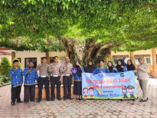 Polisi Sahabat Anak, Satlantas Polres Blitar Kota Edukasi Lalu Lintas di SDN 4 Karangtengah