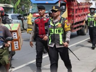 Puncak Arus Balik di Tanah Merah, Kapolres Bangkalan dan Tim Urai Turun ke Jalan
