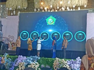 Wakil Bupati Sidoarjo Serahkan SK Pengangkatan P3K Formasi 2024 Tahap 1 Secara Digital