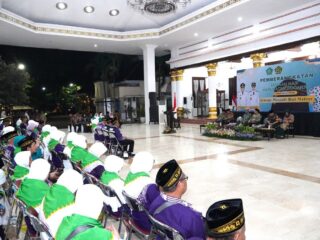 Bupati Sidoarjo Lepas 376 CJH Menuju Tanah Suci