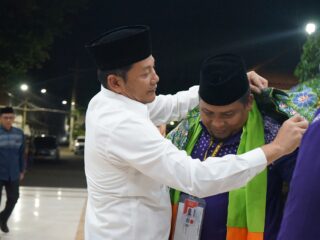 Bupati Sidoarjo Resmi Melepas Keberangkatan Jamaah Haji Kloter 93