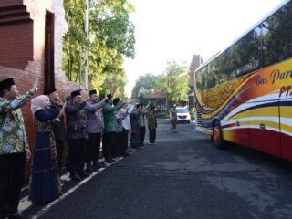 Bupati Subandi Berangkatkan 376 Jamaah Haji Asal Sidoarjo