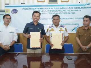 Dishub Asahan Bersama PT PLN Lakukan Penandatanganan Kerjasama Pengelolaan PJU
