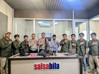 Satlantas Polres Sampang Imbauan Tertib Lalu Lintas Melalui Siaran Radio