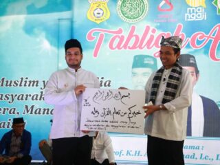 Ustadz Abdul Somad Meriahkan Tabligh Akbar di Buton