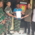 Babinsa Demangan Serahkan Terduga Pelaku Pemerasan Disertai Kekerasan ke Polres Bangkalan