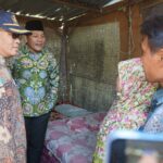 Bupati Sidoarjo Tinjau Rumah Tak Layak Huni Milik Subandi