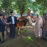 Bupati dan Wakil Bupati Sholat Idul Adha 1446 H di Masjid Agung Sidoarjo