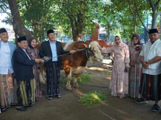 Bupati dan Wakil Bupati Sholat Idul Adha 1446 H di Masjid Agung Sidoarjo