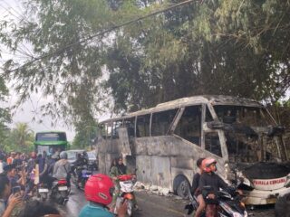 Bus Pahala Kencana Terbakar di Bangkalan, Polisi Temukan 2 Karung Rokok Ilegal