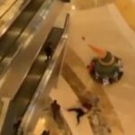 Diduga Bunuh Diri Seorang Pria Lompat dari Lantai 4 Tunjungan Plaza