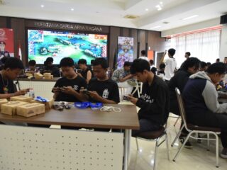 HUT Bhayangkara ke-79, Polres Gresik Gelar Turnamen Esports Ajak Remaja Jauhi Narkoba