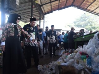 Inovatif! BUMDes Sedatigede Ubah Kulit Buah Jadi Pakan Lele Ramah Lingkungan