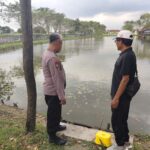 Perkuat Ketahanan Pangan, Bhabinkamtibmas Desa Kedungpeluk Gagas Program Budidaya Ikan