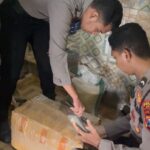 Polres Gresik Tindak Tegas Penjual Miras Amankan Puluhan Botol Arak