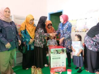 Bunda PAUD Sidoarjo Kawal Transisi PAUD ke SD, Tinjau Langsung Sekolah di Sawohan