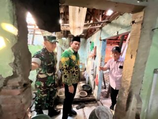 Bupati Subandi Sidak Tiga Rumah Tidak Layak Huni di Sidoarjo dan Porong