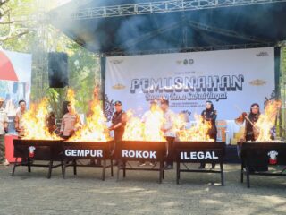 Pemusnahan BKC Ilegal di Purwakarta: Sinergi Perlindungan Keuangan Negara
