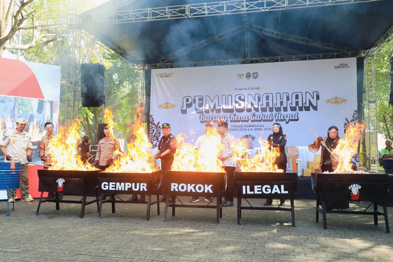 Pemusnahan BKC Ilegal di Purwakarta: Sinergi Perlindungan Keuangan Negara