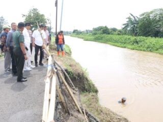 Plt Bupati Sidoarjo Tinjau Langsung Lokasi Tanah Amblas di Prambon