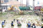 Sungai Kanal Porong Rutin Dibersihkan, Dinas Terkait Terjunkan Alat Berat dan Satgas Sungai