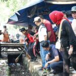 Wakil Bupati Sidoarjo Turun Langsung Kerja Bakti Massal Bersama Ribuan Siswa SMAN 2