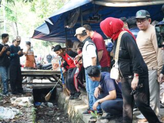 Wakil Bupati Sidoarjo Turun Langsung Kerja Bakti Massal Bersama Ribuan Siswa SMAN 2
