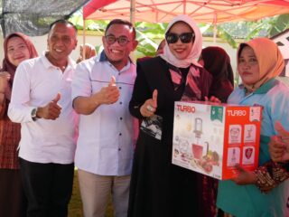 Wabup Mimik Idayana Ajak Emak-emak ikuti Pelatihan Olahan Ikan Lele