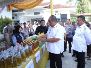 Bupati Asahan  Tinjau Pelaksanaan GPM di Kantor Camat Kota Kisaran Barat