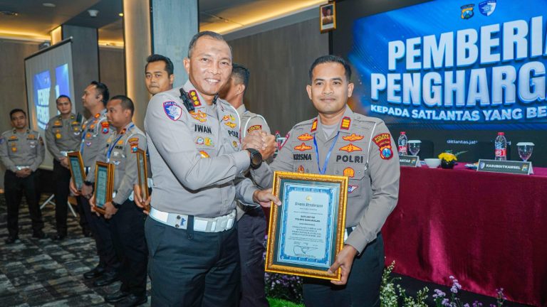 Satlantas Bangkalan Raih Penghargaan atas Pengungkapan Kasus Tabrak Lari di Suramadu
