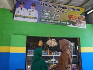 Wabup Sidoarjo Tinjau Warung Bu Sumi, Bukti Nyata Program Bedah Warung Rakyat