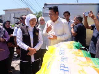 Gubernur Jatim dan Bupati Tinjau Pasar Murah di Sidoarjo, Pastikan Akses Sembako Terjangkau