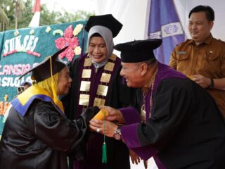 Wakil Bupati Asahan Pimpin Prosesi Wisuda Sekolah Lansia Sehati
