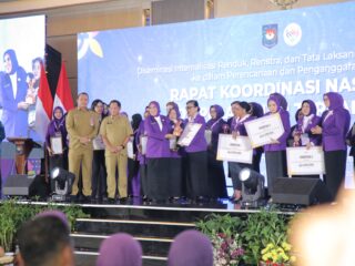Ketua Pembina Posyandu Kabupaten Asahan Hadiri Rakornas 2025