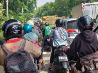 Macet Horor di TB Simatupang, Warga Keluhkan Proyek Galian dan Padatnya Kendaraan