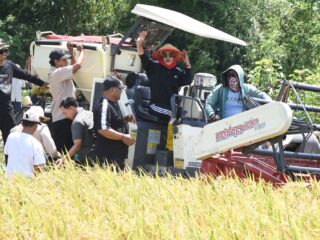 Pemkab Sidoarjo Bantu Pompa Air Pertanian Desa Bakung Temenggungan