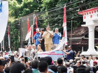 Ratusan Buruh Gelar Aksi Damai, Gubernur Sulut Turun Langsung Temui Massa