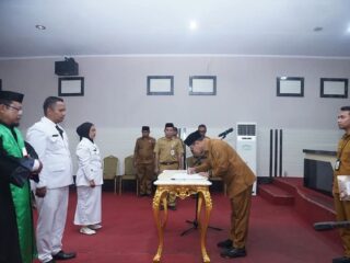 Lantik Penjabat Sangadi, Lasena: Jabatan Adalah Amanah dan Tanggung Jawab