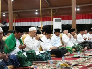 Gus Ipul Pimpin Doa dan Salurkan Bantuan untuk Korban Runtuhnya Mushola Ponpes Al-Khoziny