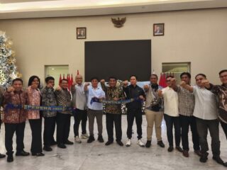 Gubernur Yulius Dukung Penuh Kebangkitan Klub Sepak Bola Legendaris Sulut Persma 1960