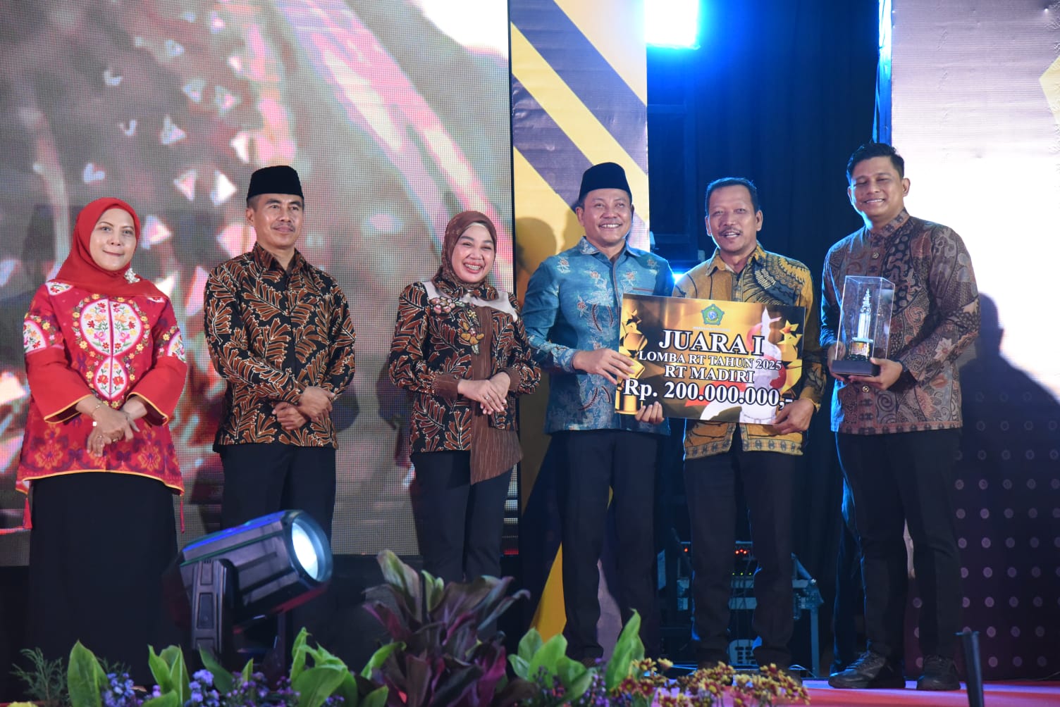 Lomba RT 2025 Selesai Digelar, Bupati Sidoarjo Serahkan Hadiah Miliaran Rupiah