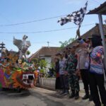 Meriah! Pawai Budaya Desa Semambung Warnai Ruwat Desa dengan Kostum Unik dan Kreatif