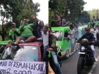 Ribuan Sopir Angkot Kepung Balai Kota Bogor, Tuntut Kebijakan Usia Kendaraan Dicabut