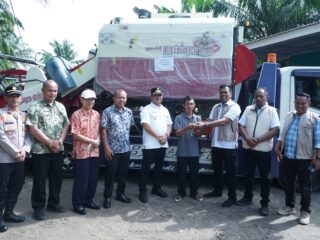 Perkuat Ketahanan Pangan, Pemkab Asahan Serahkan Bantuan Alsintan Kepada Kelompok Tani